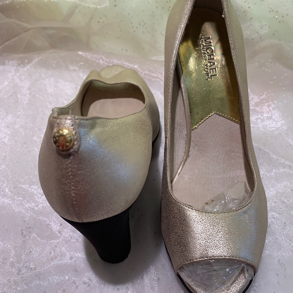 Michael Michael Kors wedge heels. - Picture 3 of 3